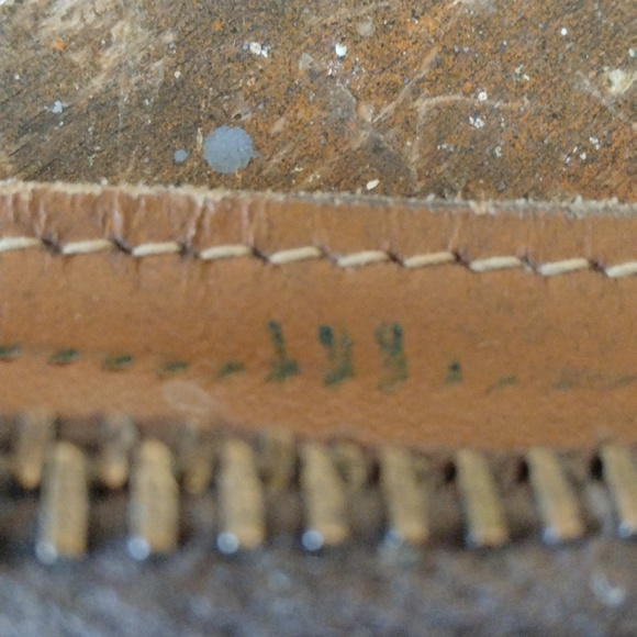 Vintage Louis Vuitton toiletry bag. Bag is in excellent condition - Picture 3 of 5